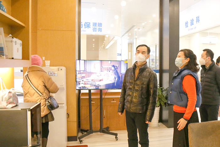 武侯区领导慰问劳动模范