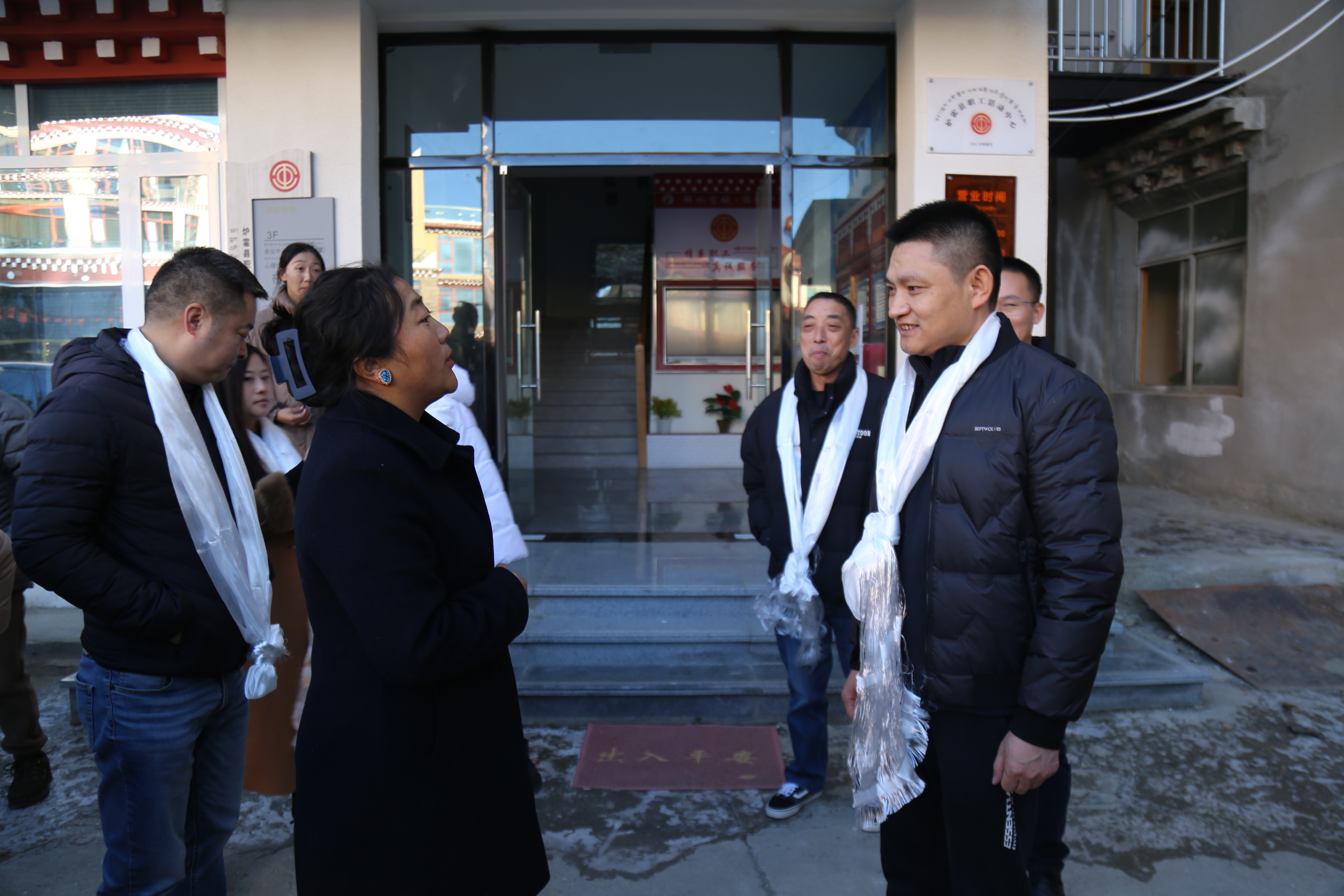 冬暖炉霍情——民建锦江区委员会乡村振兴行