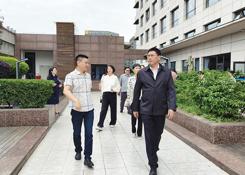 深化药品集采政策实效 助力社会办医高质量发展——市人大赴四川泌尿外科医院开展专题调研