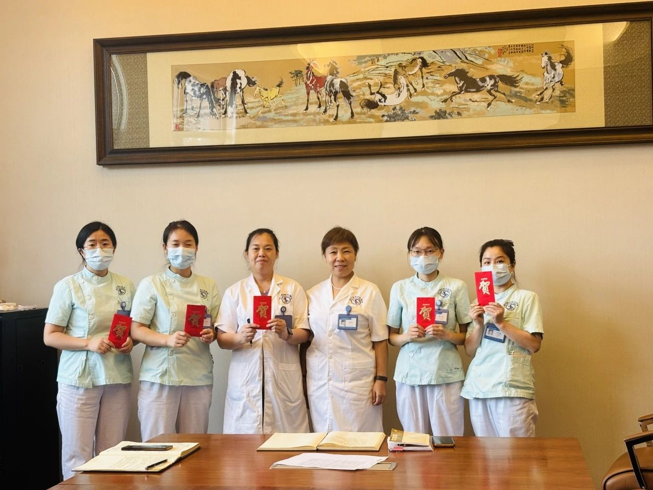 心系员工 情暖人心 | 四川泌尿外科医院工会慰问生育职工