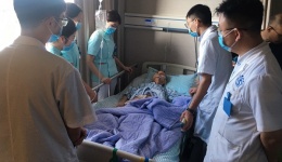 四川泌尿外科医院外科成功为九旬高龄老人完成腹腔镜直肠癌根治术