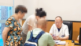 战胜前列腺癌从早开始！四川泌尿机器人手术精准治疗更可靠