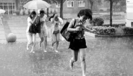 #明人不说暗话# 我相信今天雨再大你都会如约而至